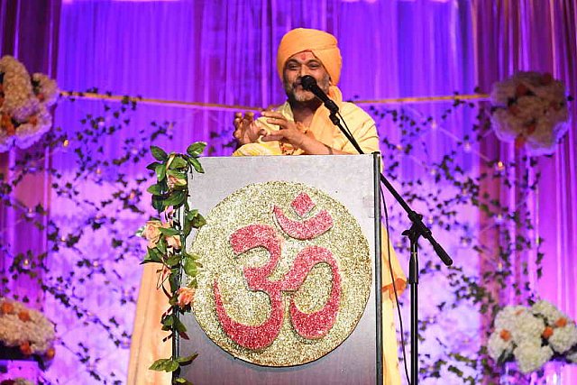 Gurudev-6-24-17-8886-DDeRosaPhoto