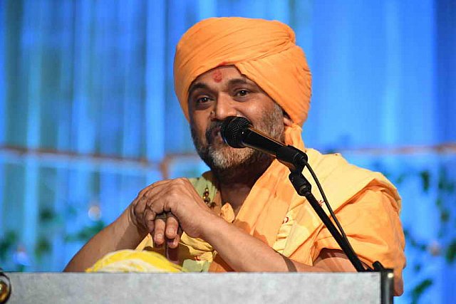 Gurudev-6-24-17-8887-DDeRosaPhoto