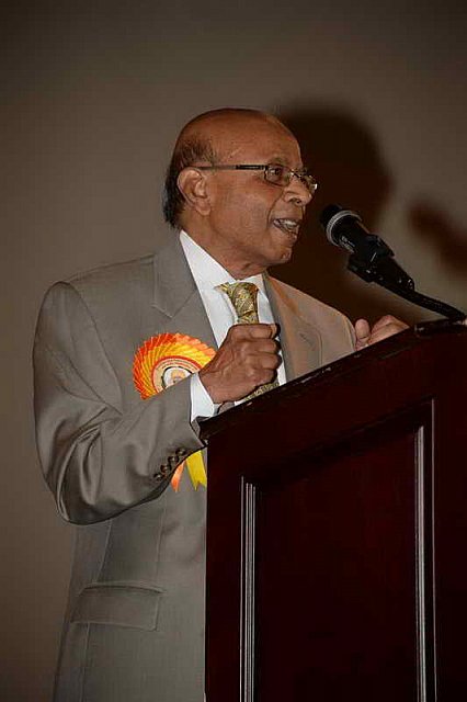 Gurudev2-7-11-14-2119-DDeRosaPhoto