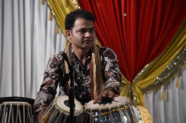 Gurudev1-7-11-14-5768-DDeRosaPhoto