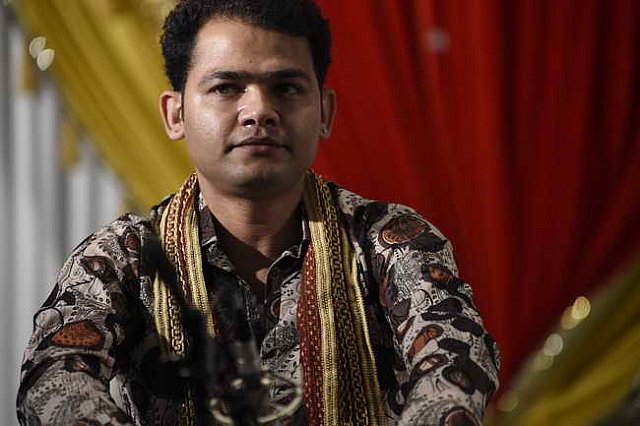 Gurudev1-7-11-14-5801-DDeRosaPhoto