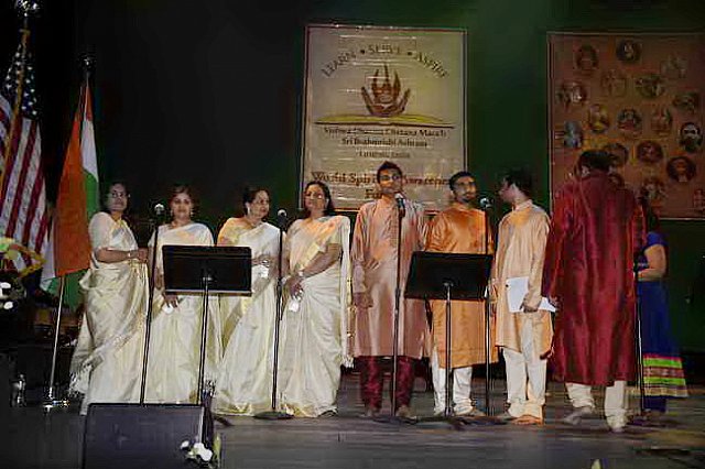 Gurudev1-7-12-14-7611-DDeRosaPhoto