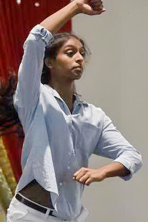 Gurudev1-7-11-14-5575-DDeRosaPhoto