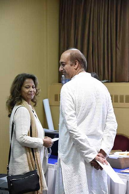 Gurudev1-7-11-14-5709-DDeRosaPhoto