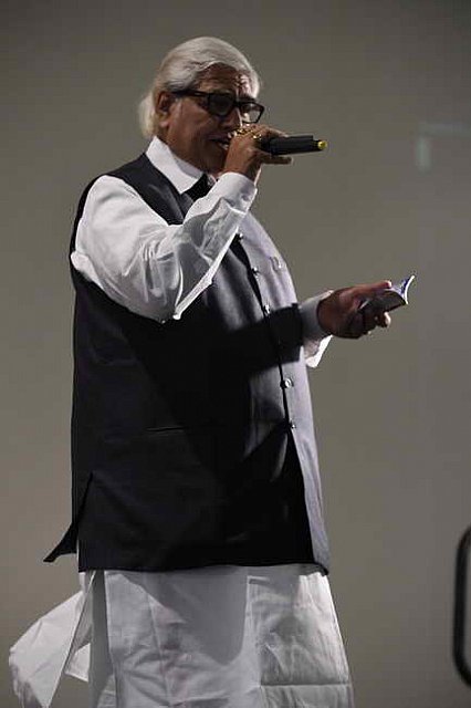 Gurudev1-7-11-14-5823-DDeRosaPhoto