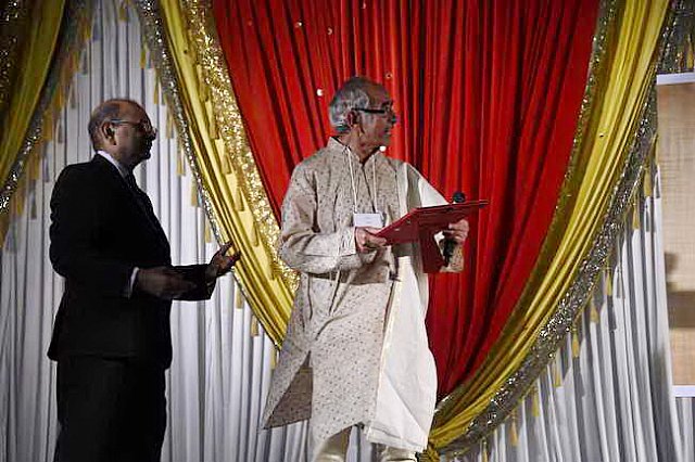 Gurudev1-7-11-14-6175-DDeRosaPhoto