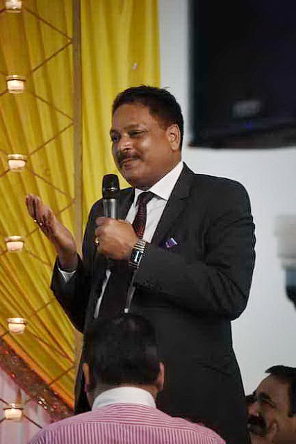 Gurudev1-7-11-14-6377-DDeRosaPhoto