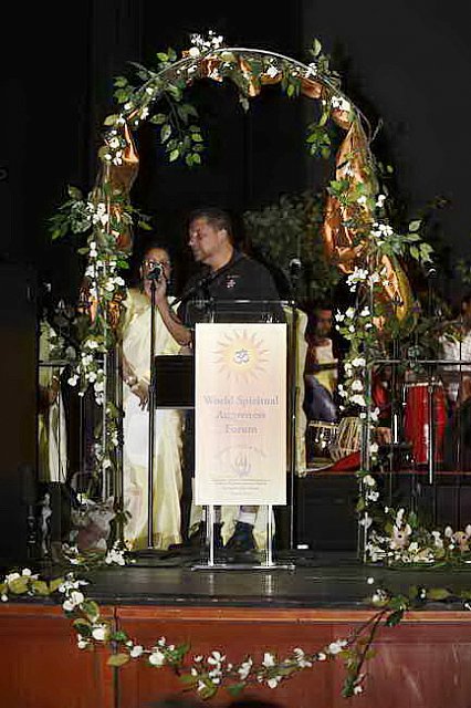 Gurudev1-7-12-14-7608-DDeRosaPhoto