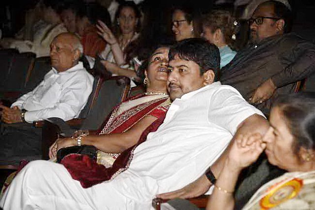 Gurudev1-7-12-14-7641-DDeRosaPhoto