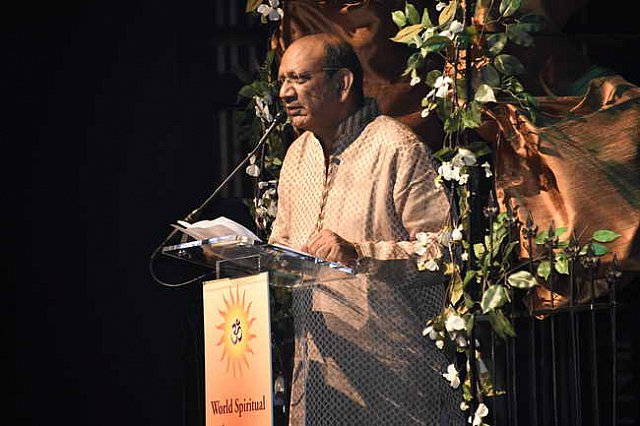 Gurudev1-7-12-14-7874-DDeRosaPhoto