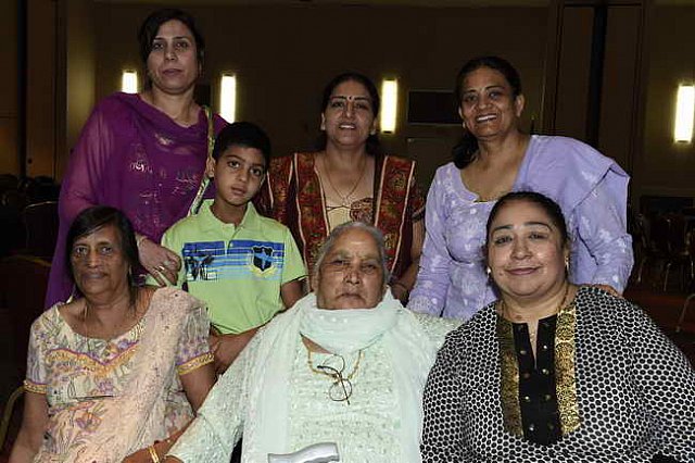 Gurudev1-7-13-14-9671-DDeRosaPhoto