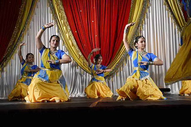 Gurudev1-7-11-14-5912-DDeRosaPhoto