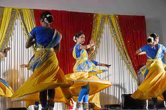 Gurudev1-7-11-14-5913-DDeRosaPhoto