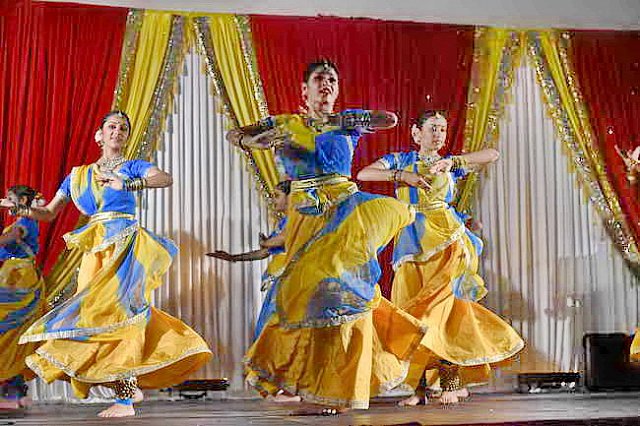 Gurudev1-7-11-14-5931-DDeRosaPhoto