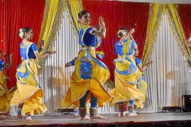 Gurudev1-7-11-14-5934-DDeRosaPhoto