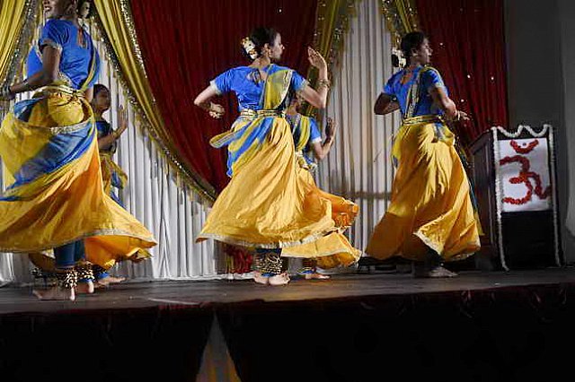 Gurudev1-7-11-14-5979-DDeRosaPhoto