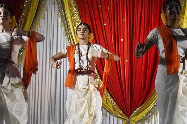 Gurudev1-7-11-14-6018-DDeRosaPhoto