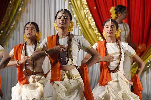 Gurudev1-7-11-14-6023-DDeRosaPhoto