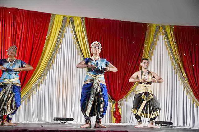 Gurudev1-7-11-14-6259-DDeRosaPhoto