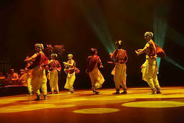 Gurudev1-7-12-14-8139-DDeRosaPhoto