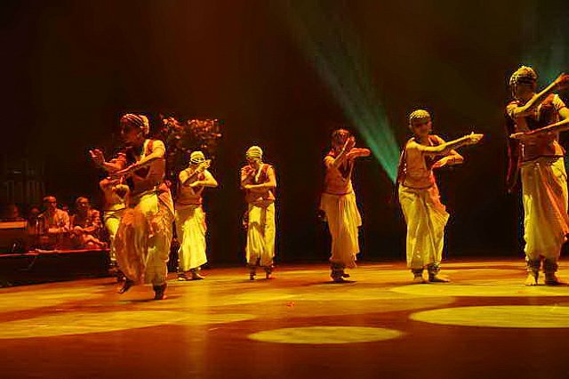 Gurudev1-7-12-14-8140-DDeRosaPhoto