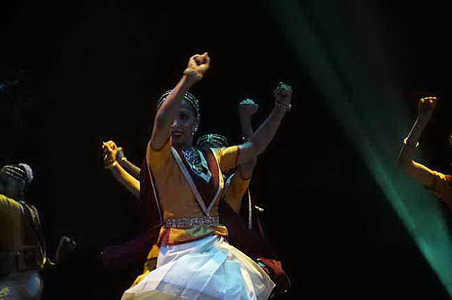 Gurudev1-7-12-14-8149-DDeRosaPhoto