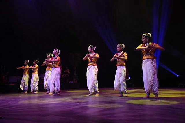 Gurudev1-7-12-14-8166-DDeRosaPhoto