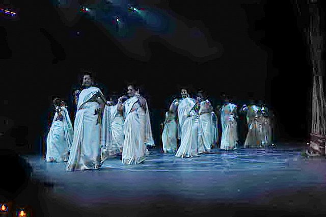 Gurudev1-7-12-14-8235-DDeRosaPhoto