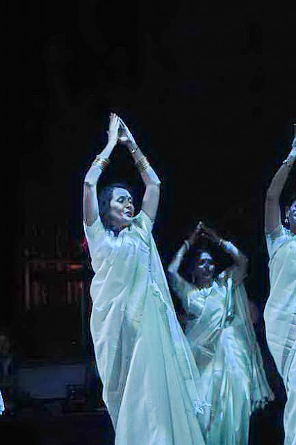 Gurudev1-7-12-14-8246-DDeRosaPhoto