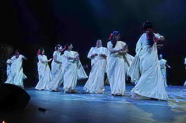 Gurudev1-7-12-14-8249-DDeRosaPhoto