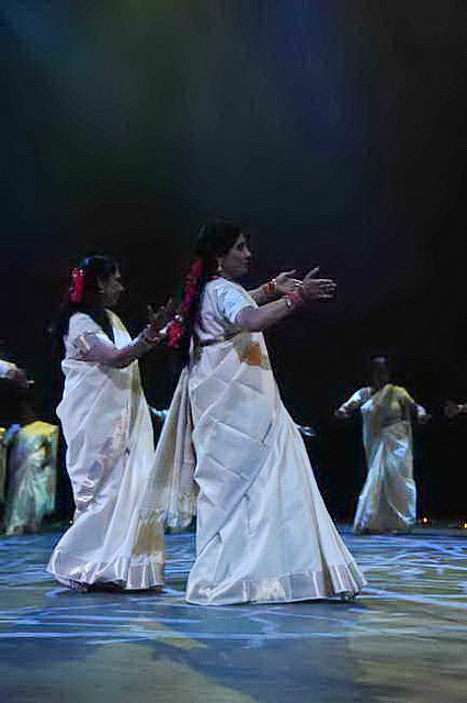 Gurudev1-7-12-14-8250-DDeRosaPhoto