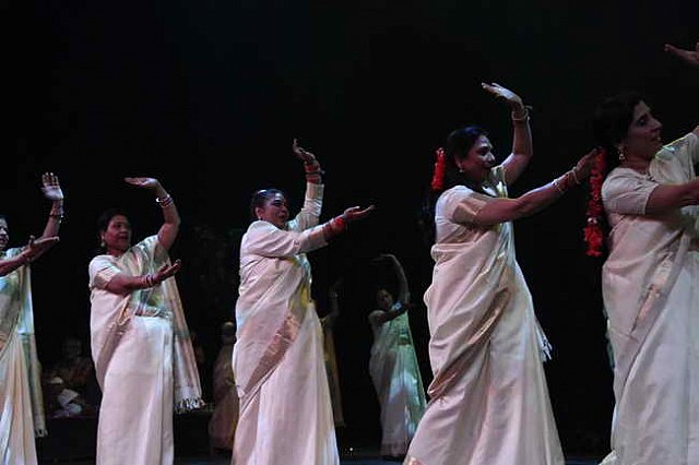 Gurudev1-7-12-14-8258-DDeRosaPhoto