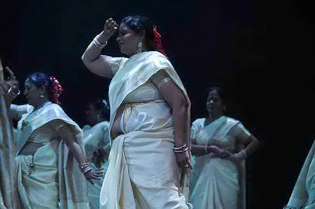 Gurudev1-7-12-14-8274-DDeRosaPhoto