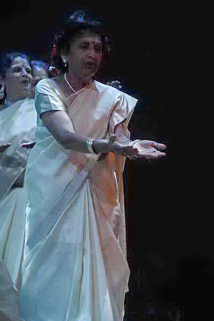 Gurudev1-7-12-14-8278-DDeRosaPhoto