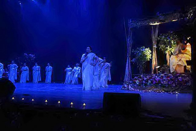 Gurudev1-7-12-14-8282-DDeRosaPhoto