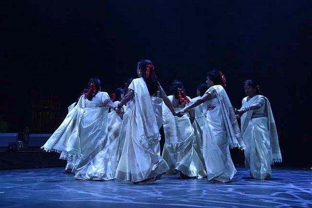 Gurudev1-7-12-14-8288-DDeRosaPhoto