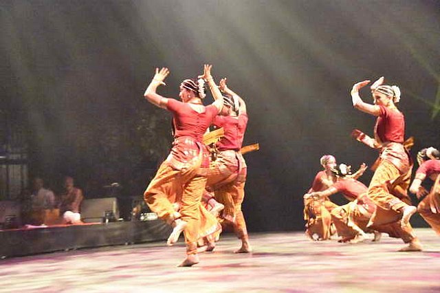 Gurudev1-7-12-14-8313-DDeRosaPhoto