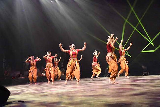 Gurudev1-7-12-14-8320-DDeRosaPhoto