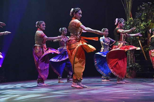 Gurudev1-7-12-14-8432-DDeRosaPhoto