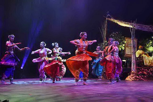 Gurudev1-7-12-14-8441-DDeRosaPhoto