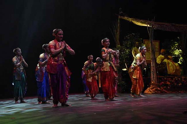 Gurudev1-7-12-14-8488-DDeRosaPhoto