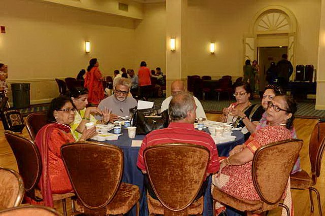 Gurudev2-7-11-14-1751-DDeRosaPhoto