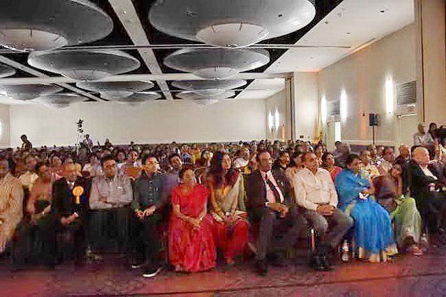 Gurudev1-7-11-14-6630-DDeRosaPhoto