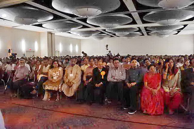 Gurudev1-7-11-14-6631-DDeRosaPhoto