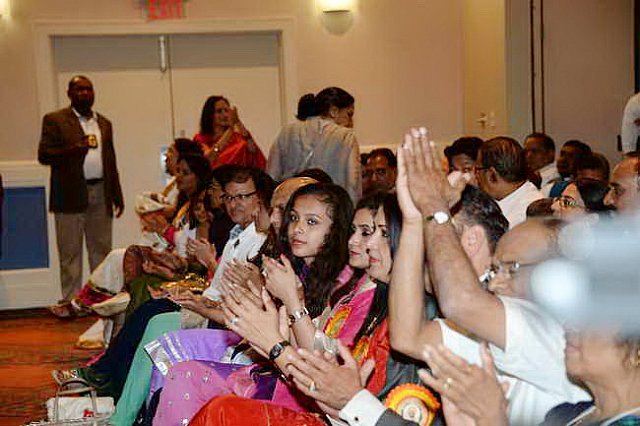 Gurudev2-7-11-14-1895-DDeRosaPhoto