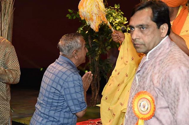 Gurudev1-7-12-14-8600-DDeRosaPhoto