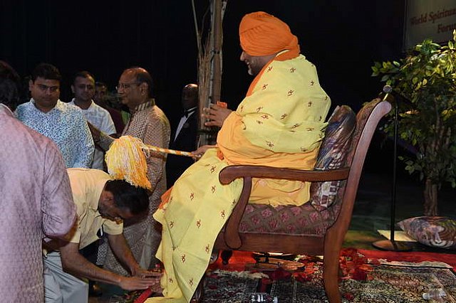 Gurudev1-7-12-14-8659-DDeRosaPhoto