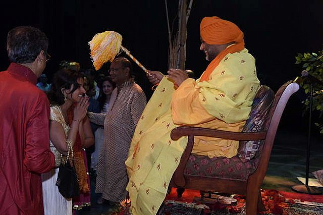 Gurudev1-7-12-14-8675-DDeRosaPhoto