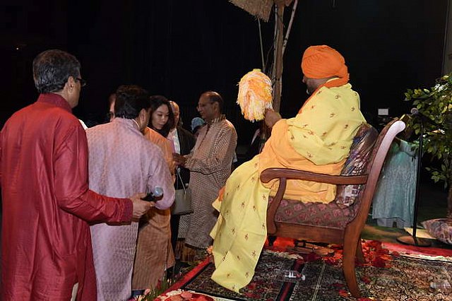 Gurudev1-7-12-14-8706-DDeRosaPhoto