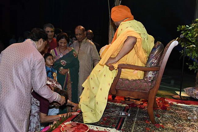 Gurudev1-7-12-14-8713-DDeRosaPhoto